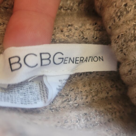 NWT BCBGeneration Bunny Ears Beanie in Rose Smoke - Picture 7 of 8